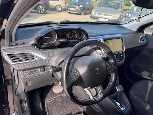 PEUGEOT 208 TECH 1.2 E-THP LPG AUTO SPANISH LHD IN SPAIN 70000 MILES SUPER 2019